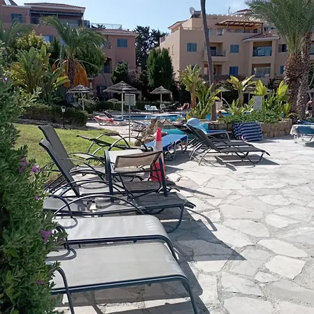 Paphos-limnaria Garden パ フォス