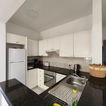 Апартаменты Paphos-limnaria Garden *